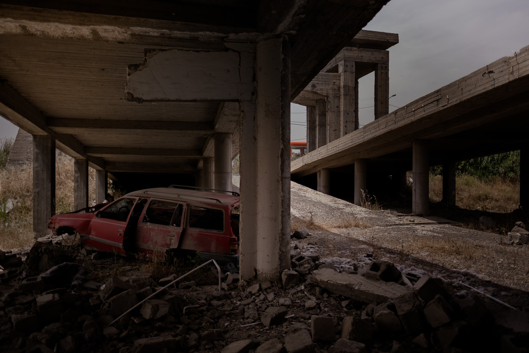 Ruined concrete structure in Iraq photographed by Levi Meir Clancy
