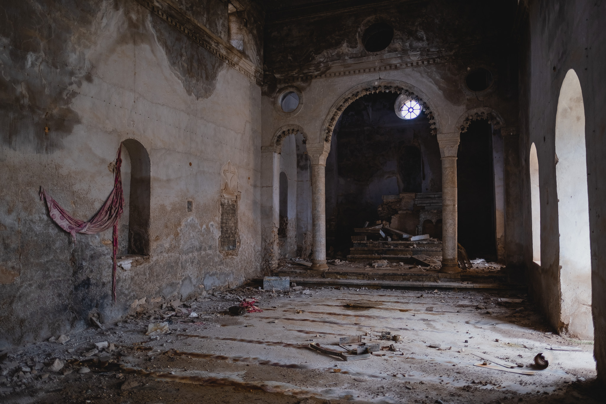 Historic interior in Iraq photographed by Levi Meir Clancy